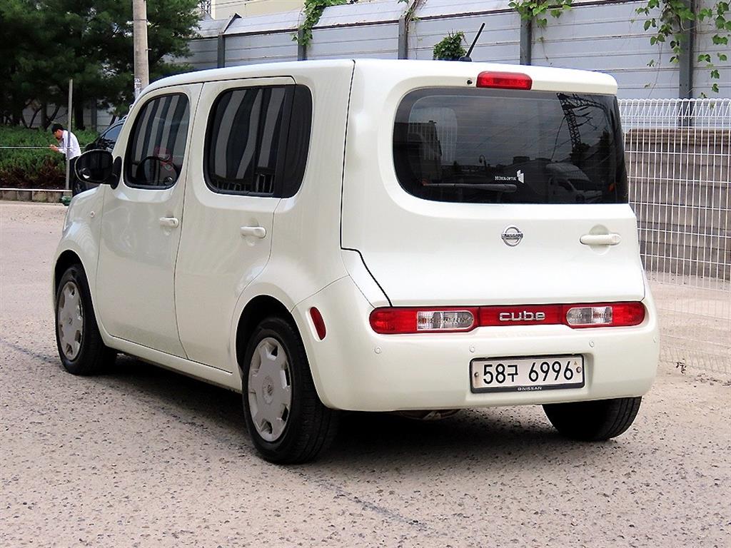 Nissan Cube - Vista 3