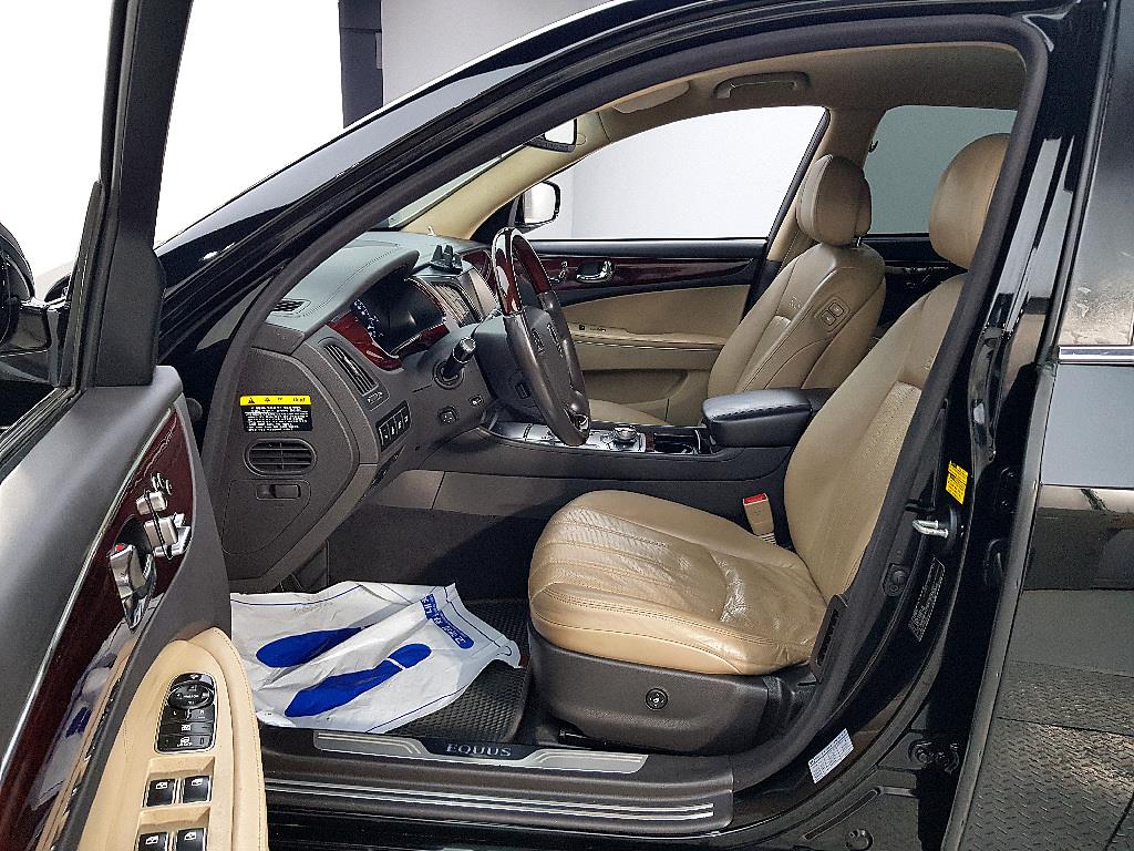 HYUNDAI Equus - Vista 7