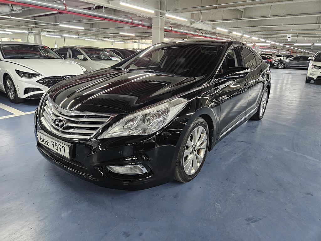 HYUNDAI Grandeur - Vista 2