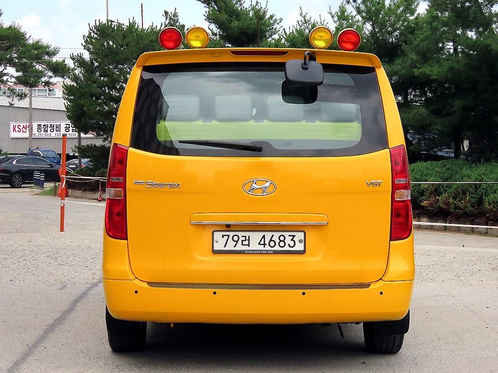 HYUNDAI Starex - Vista 4
