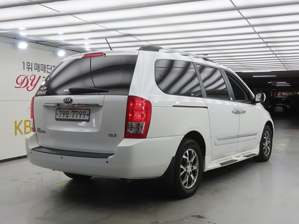 KIA Carnival - Vista 4