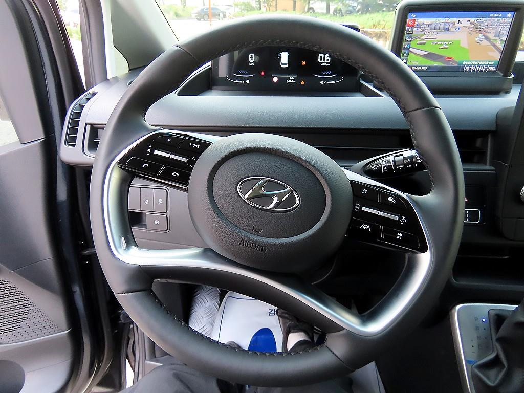 HYUNDAI Staria - Vista 8