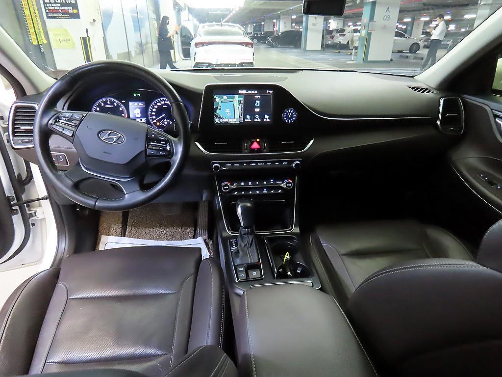 HYUNDAI Grandeur - Vista 10
