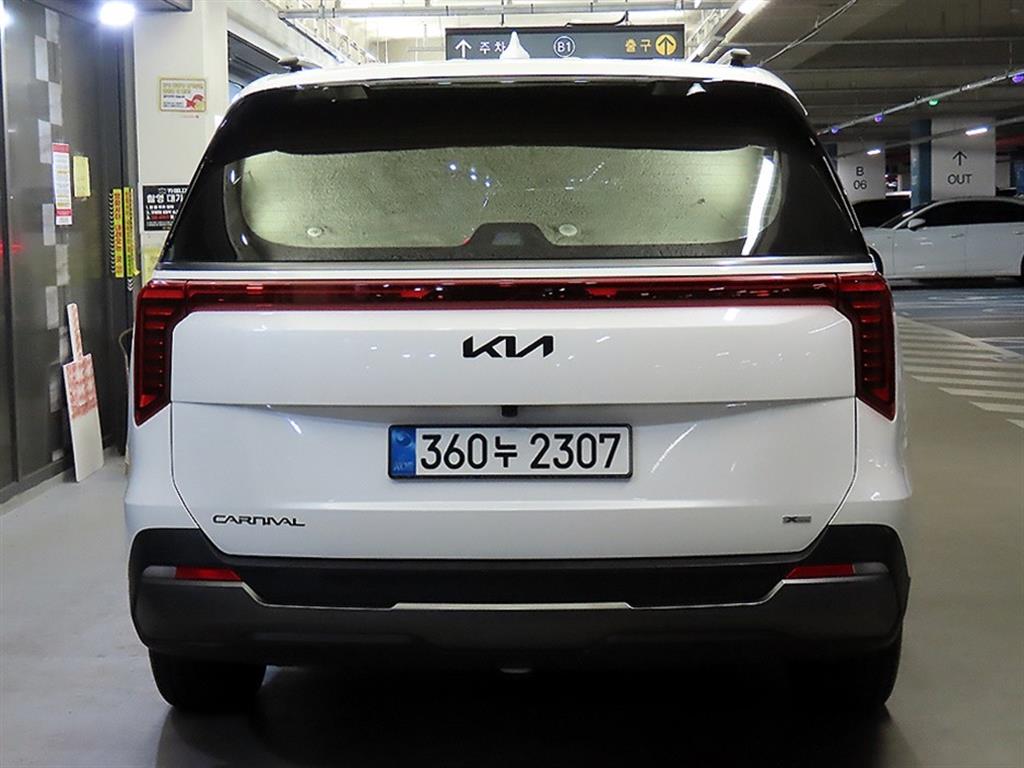KIA Carnival - Vista 5