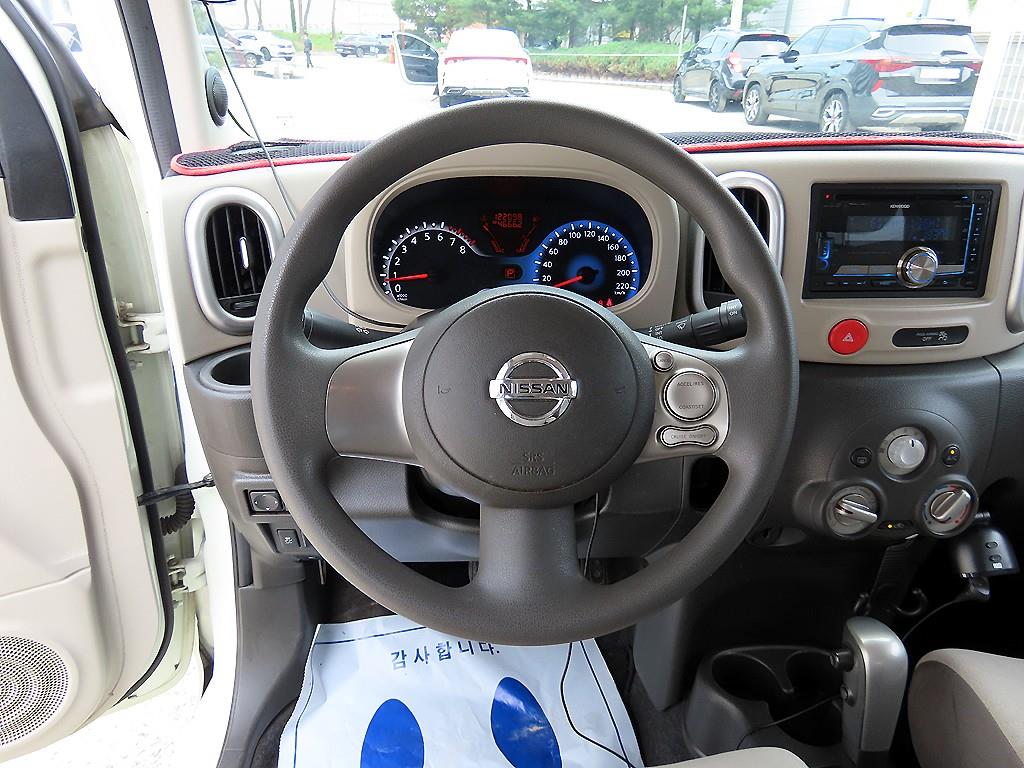 Nissan Cube - Vista 8