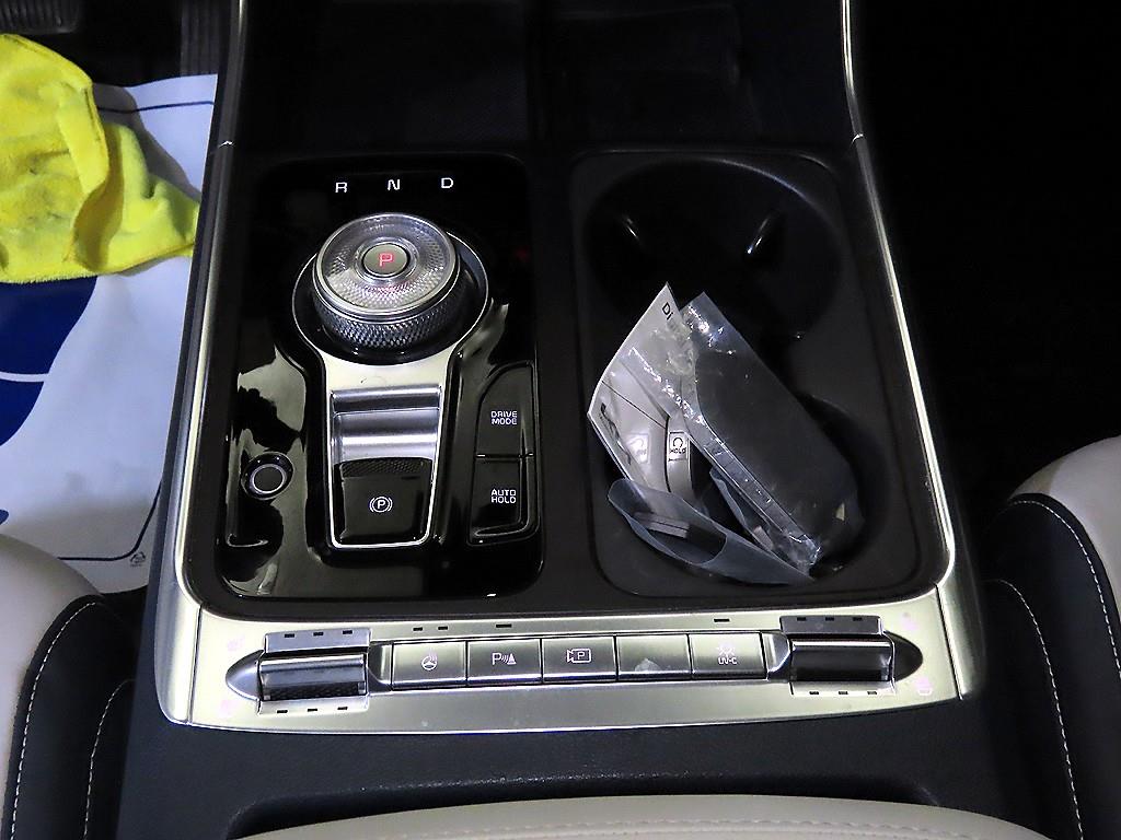 KIA Carnival - Vista 12