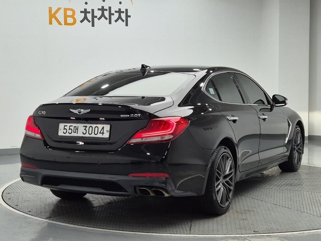 Genesis G70 - Vista 3