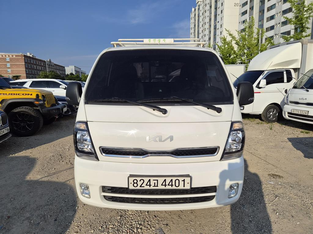 Small Truck Cargo (small) 2023 Blanco - Importación desde Corea - HF Imports Iquique - Foto 1