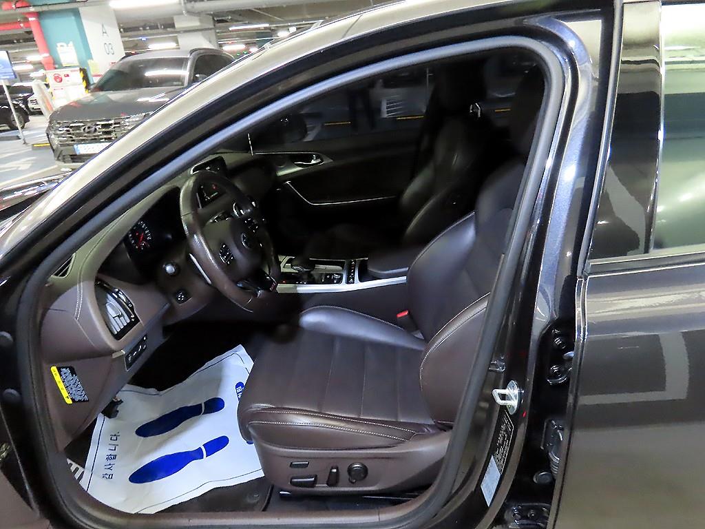 KIA Stinger - Vista 6