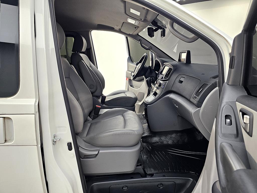 HYUNDAI Starex - Vista 11