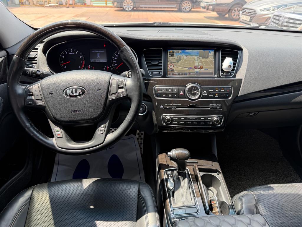 KIA K7 - Vista 5