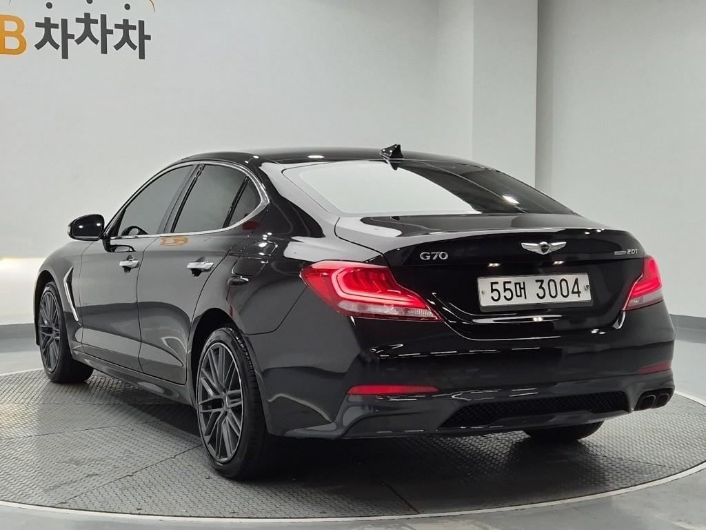 Genesis G70 - Vista 2