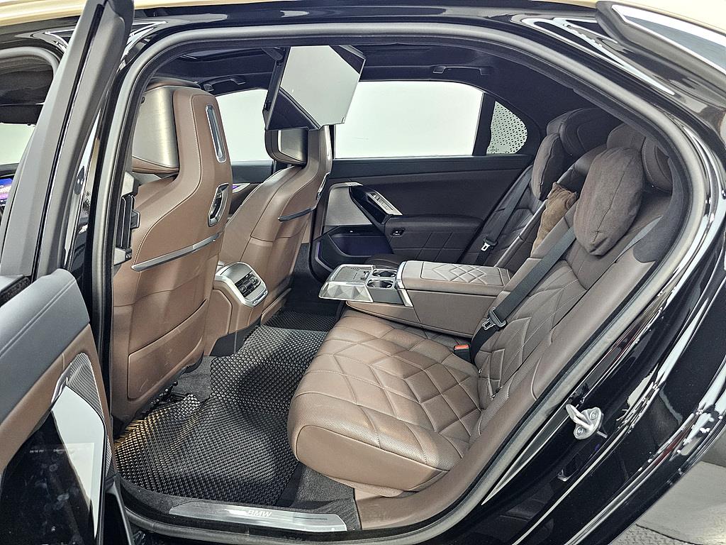 BMW 7 Series - Vista 9