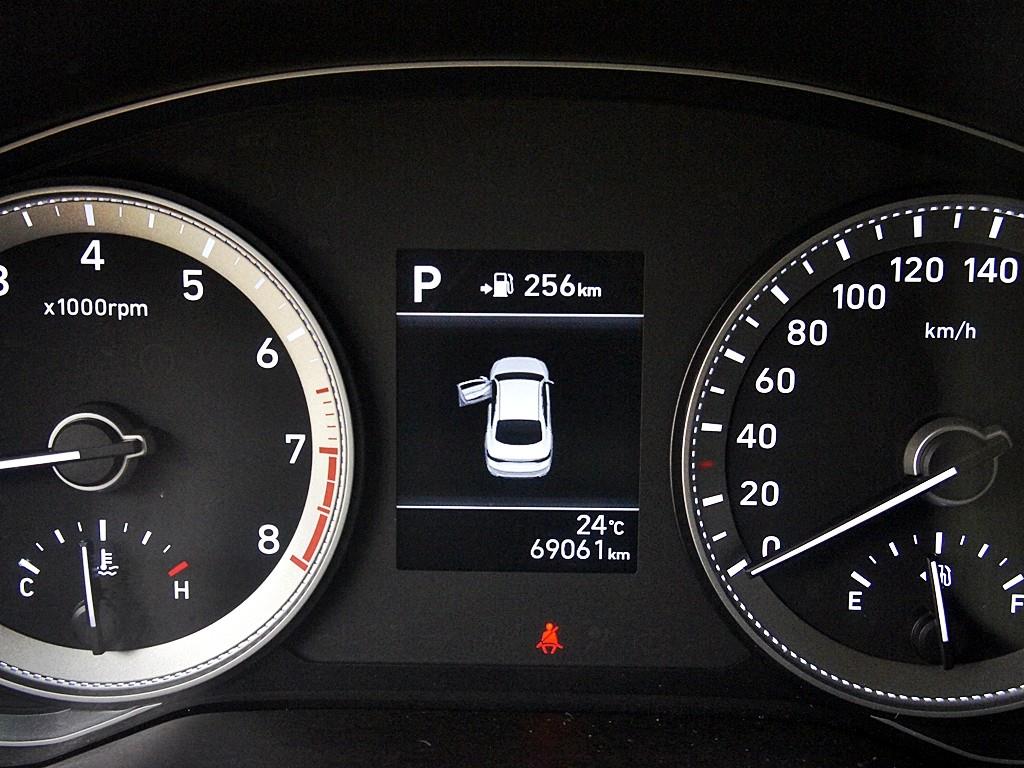 HYUNDAI Grandeur 2018 Gris - Importación desde Corea - HF Imports Iquique - Foto 9