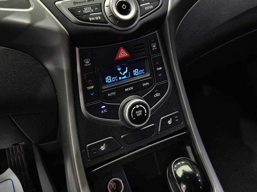 HYUNDAI Avante 2015 Plateado - Importación desde Corea - HF Imports Iquique - Foto 16