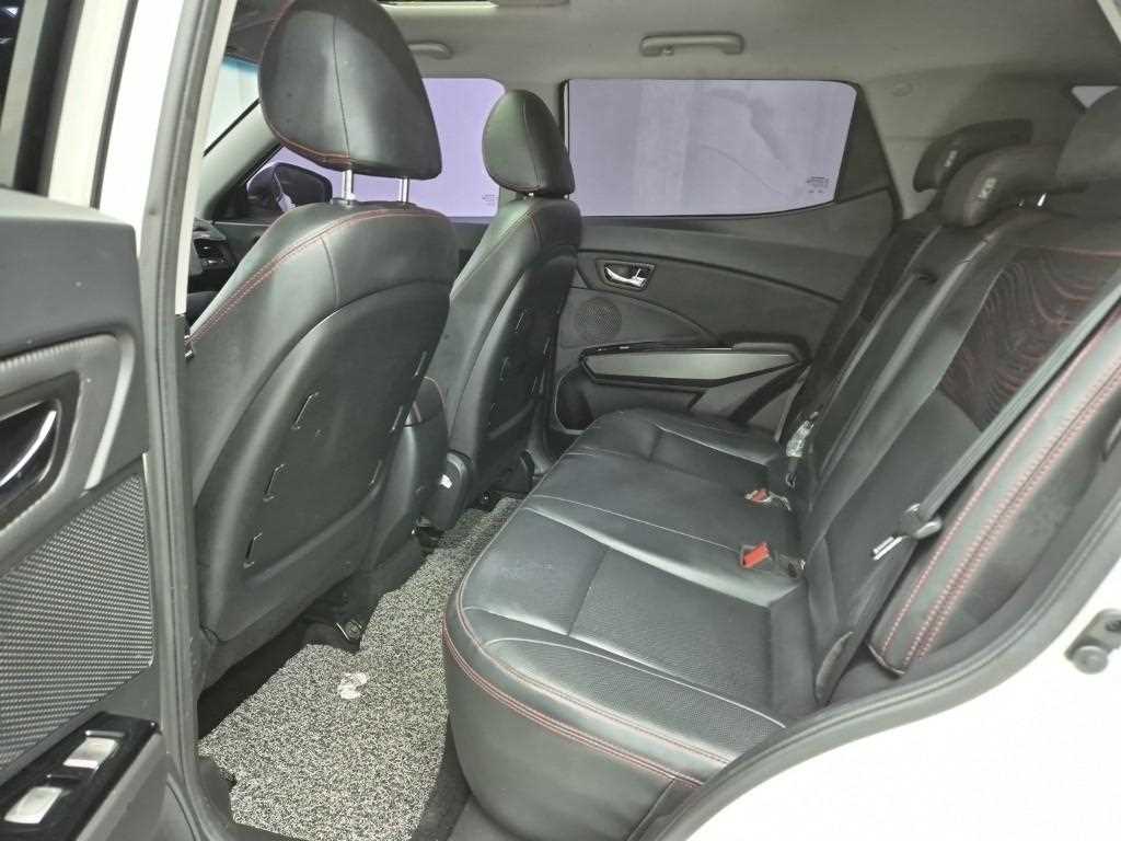 Ssangyong Tivoli - Vista 12
