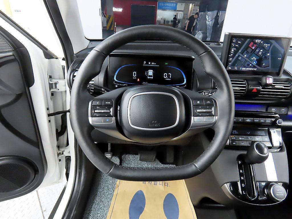 HYUNDAI Casper - Vista 9