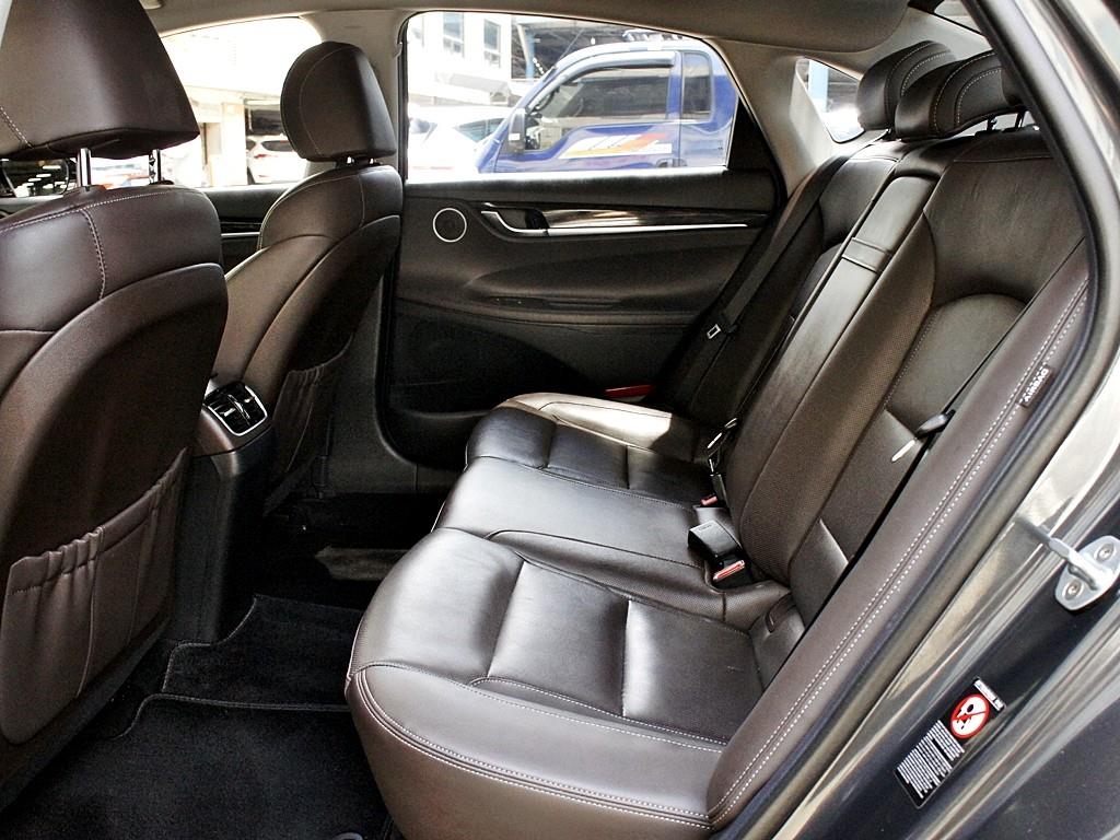 HYUNDAI Grandeur - Vista 11