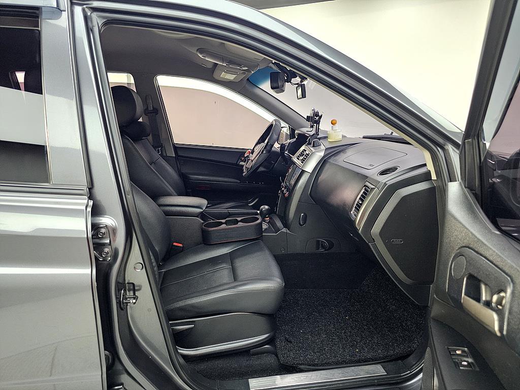 Ssangyong Korando - Vista 11