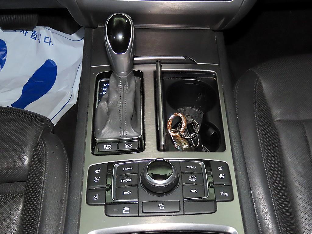 HYUNDAI Genesis - Vista 12