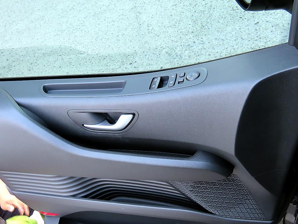 HYUNDAI Staria - Vista 11