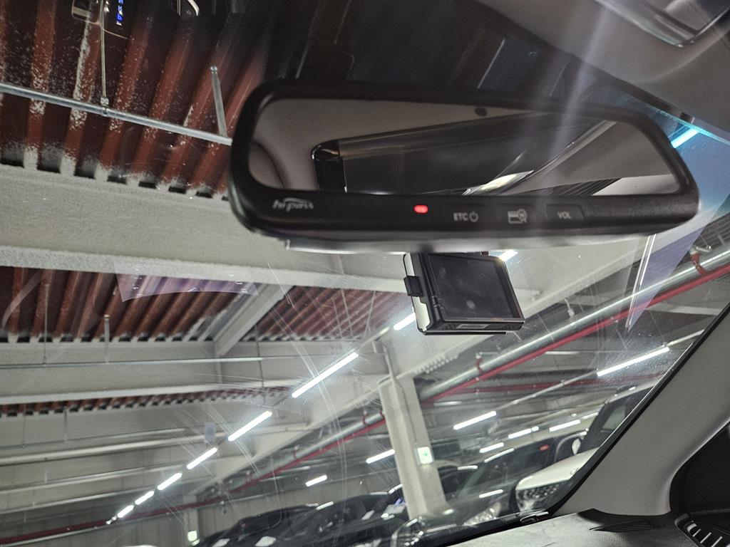 HYUNDAI Grandeur - Vista 11