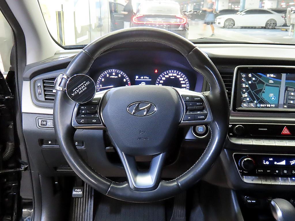 HYUNDAI Sonata - Vista 8