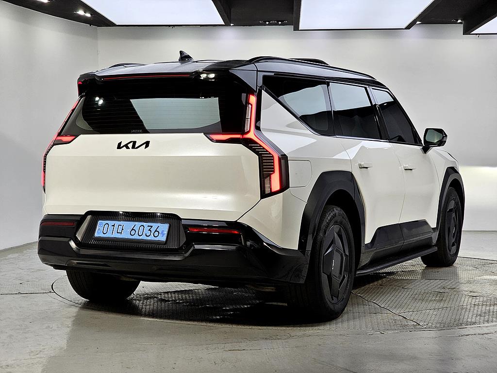 KIA EV9 - Vista 4