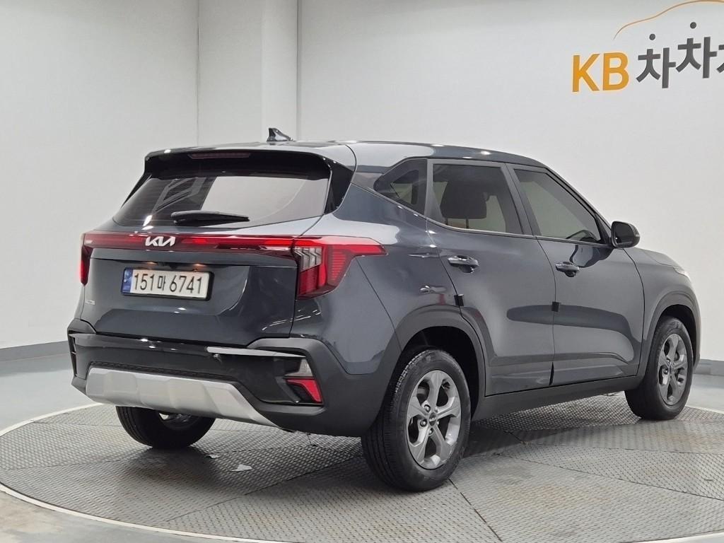 KIA Seltos - Vista 3