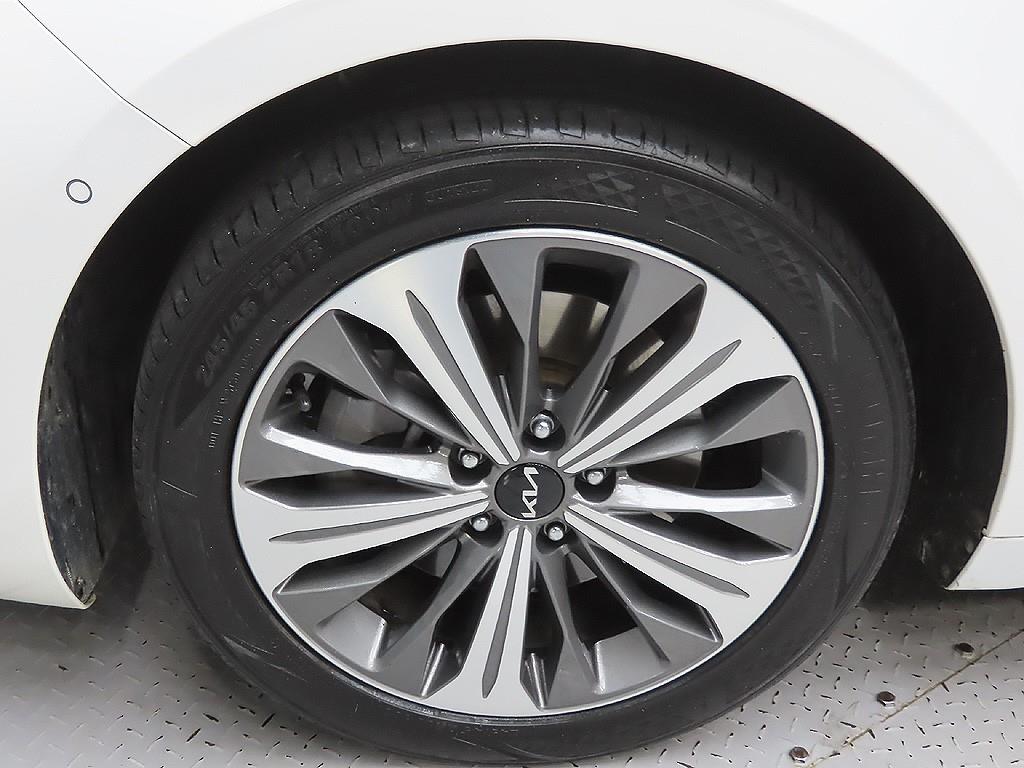 KIA K8 - Vista 9