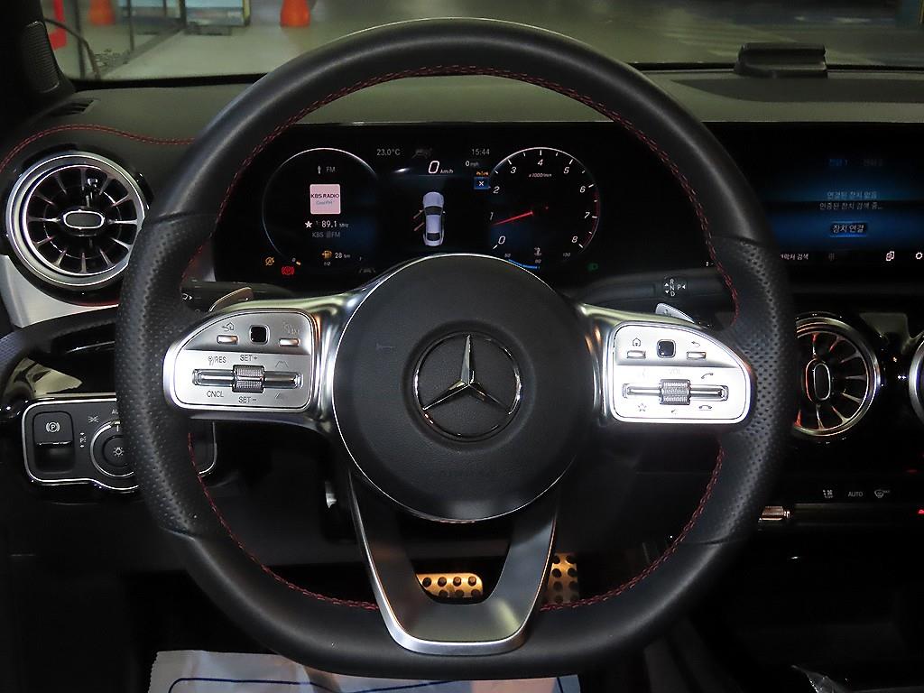 Mercedes Benz CLA Class - Vista 8