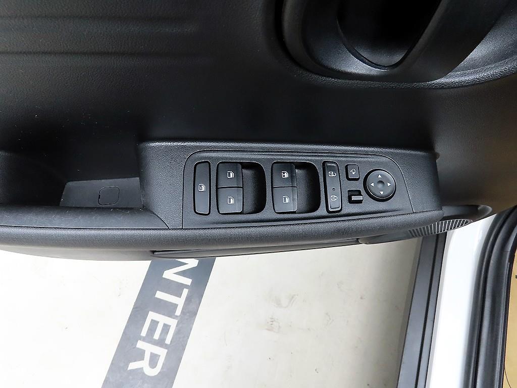 HYUNDAI Casper - Vista 11