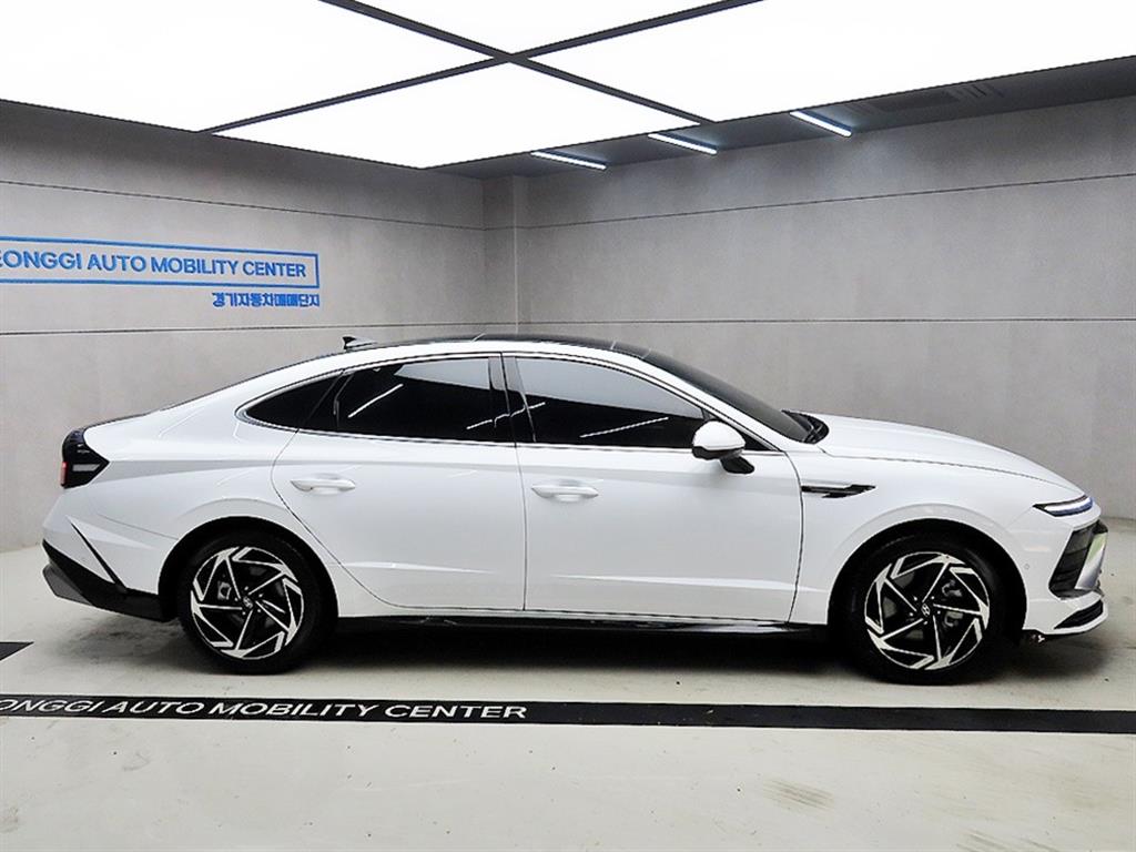 HYUNDAI Sonata - Vista 2