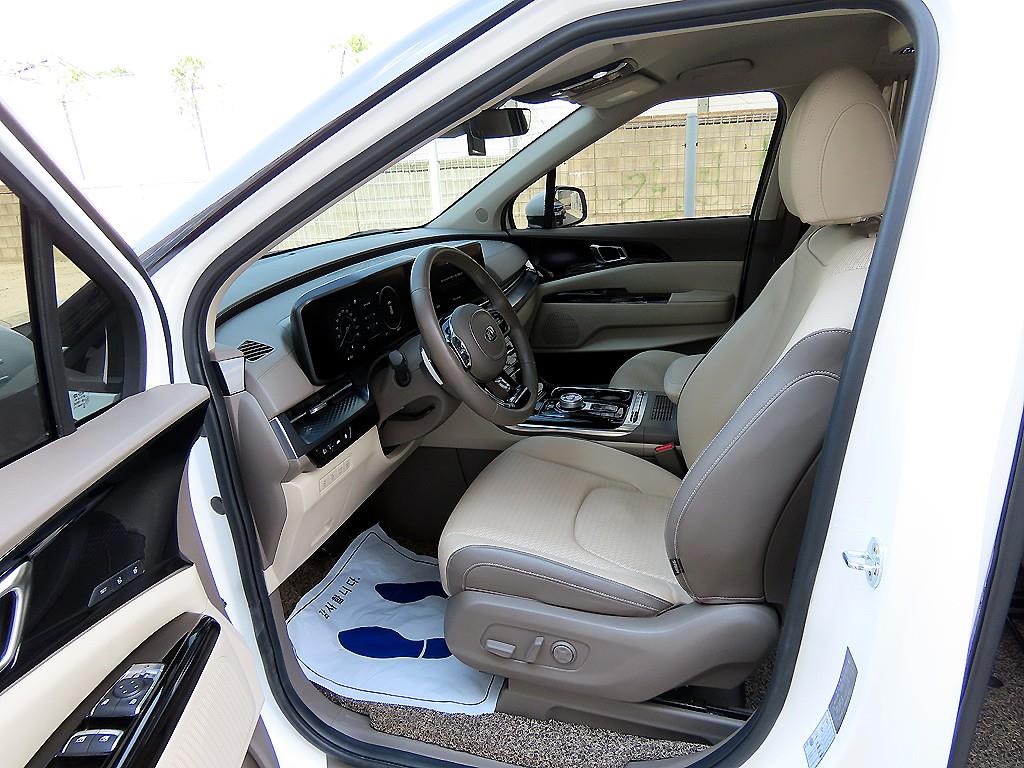 KIA Carnival - Vista 5