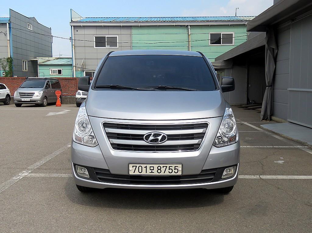 HYUNDAI Starex 2016 Gris - Importación desde Corea - HF Imports Iquique - Foto 1