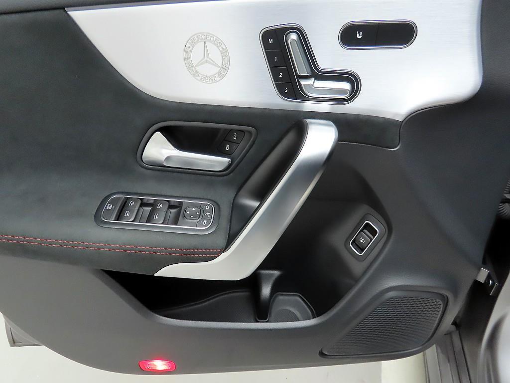 Mercedes Benz CLA Class - Vista 11