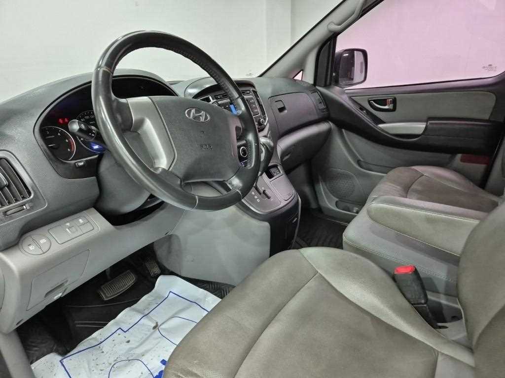 HYUNDAI Starex - Vista 7