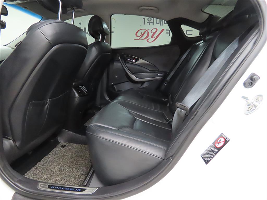 HYUNDAI Grandeur - Vista 6