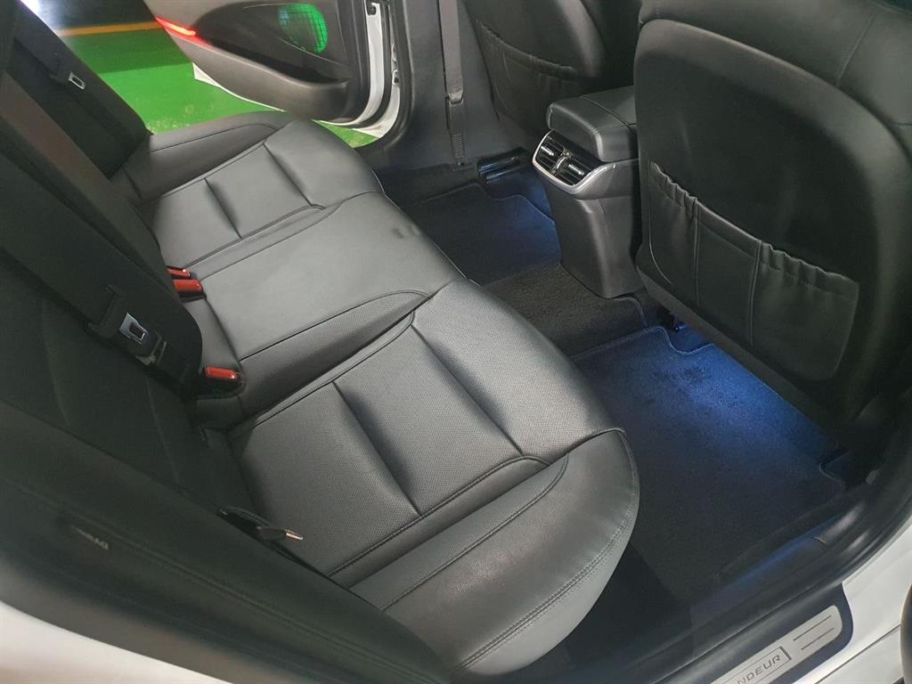 HYUNDAI Grandeur - Vista 9