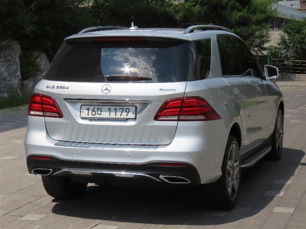Mercedes Benz GLE Class - Vista 5