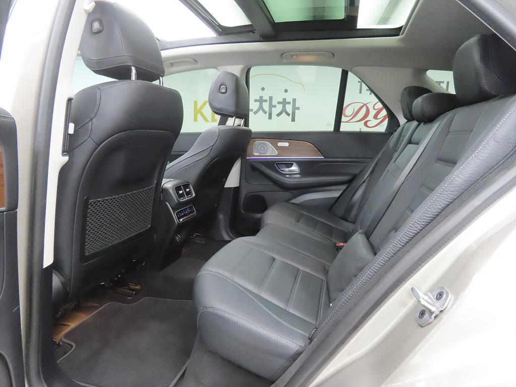 Mercedes Benz GLE Class - Vista 6