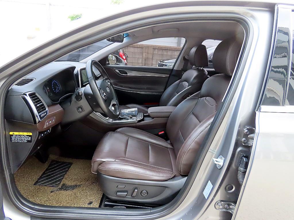 HYUNDAI Grandeur - Vista 5