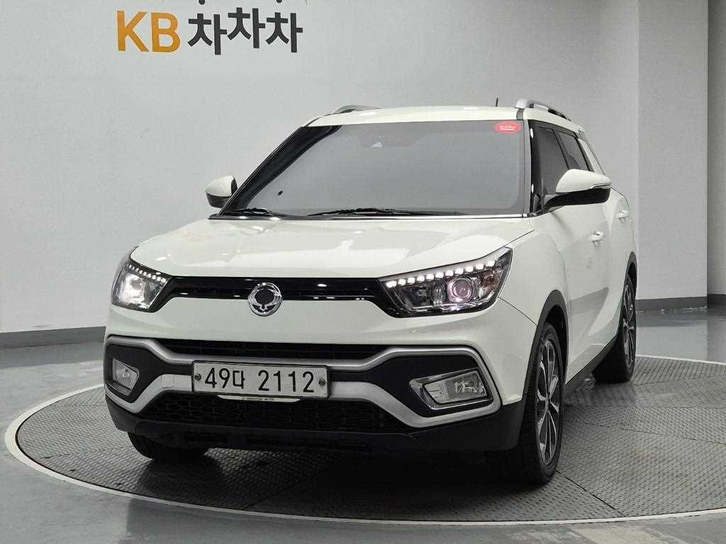 Ssangyong Tivoli 2017 Blanco - Importación desde Corea - HF Imports Iquique - Foto 1
