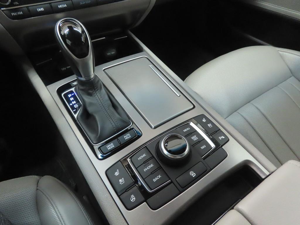HYUNDAI Genesis - Vista 12