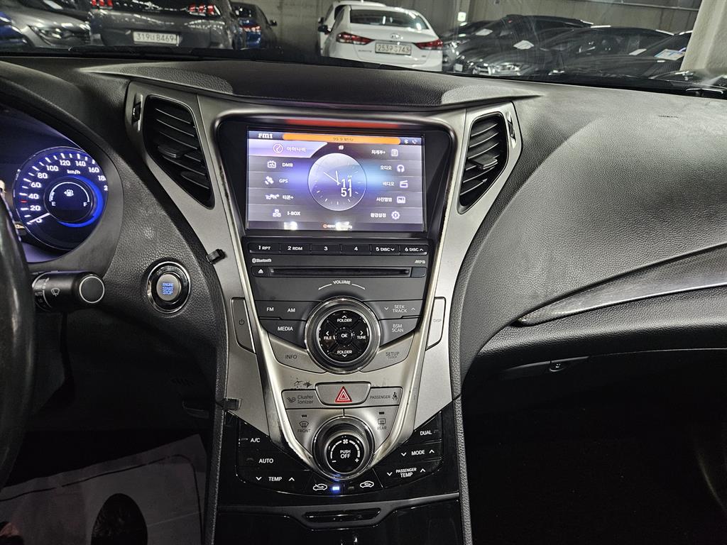 HYUNDAI Grandeur - Vista 9