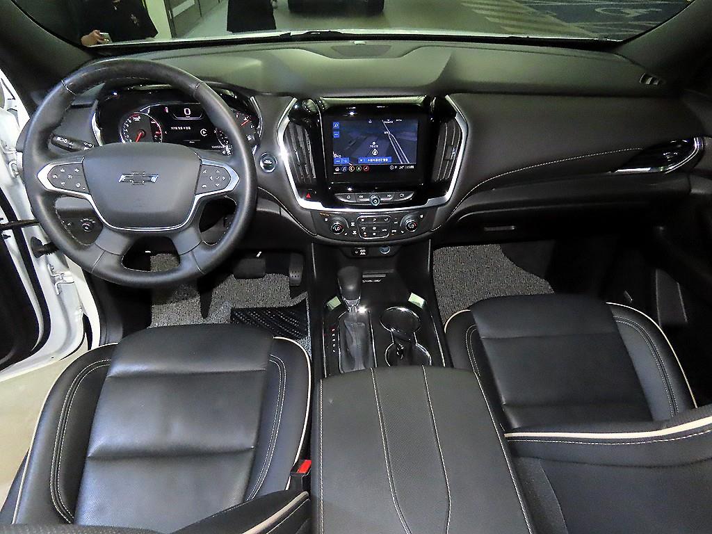 Chevrolet Travers - Vista 10