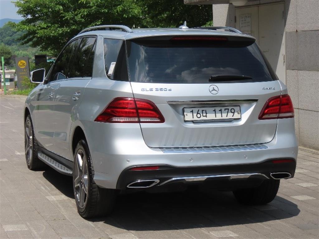 Mercedes Benz GLE Class - Vista 7