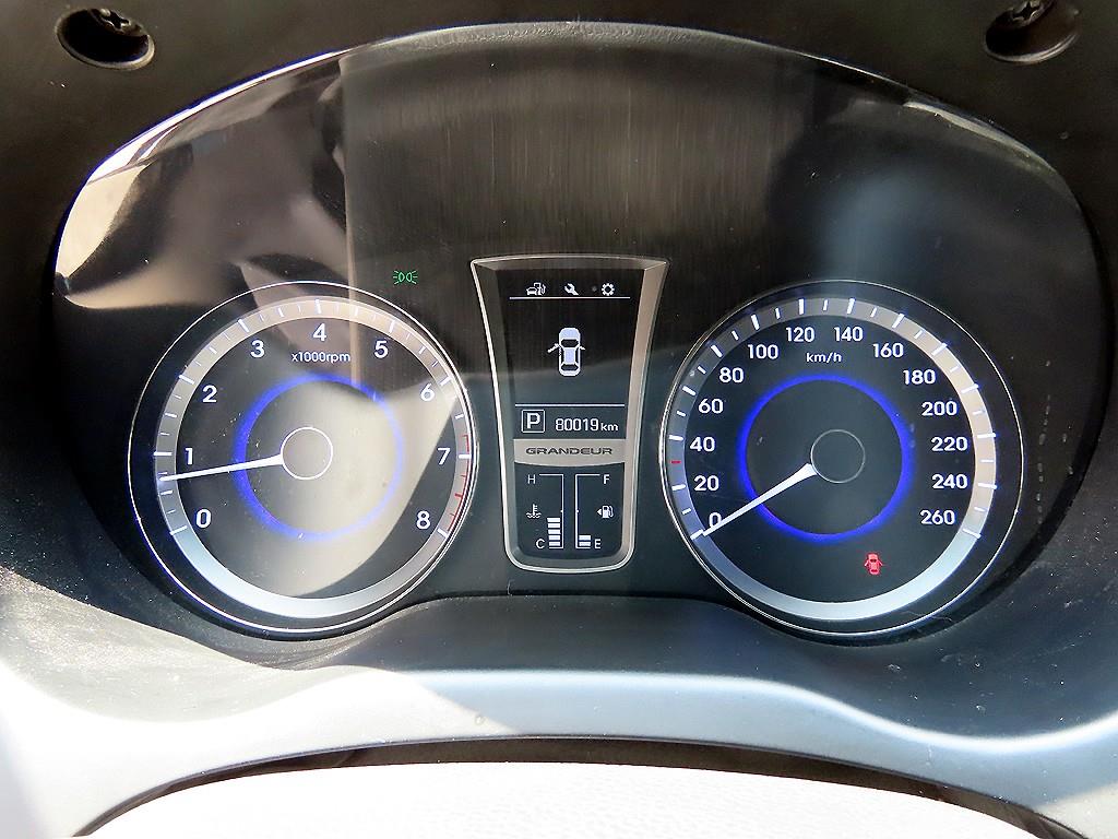 HYUNDAI Grandeur - Vista 9