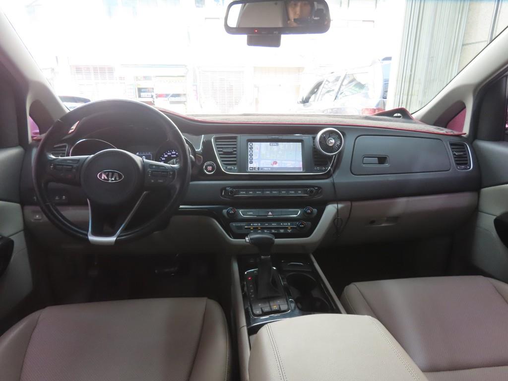 KIA Carnival - Vista 7