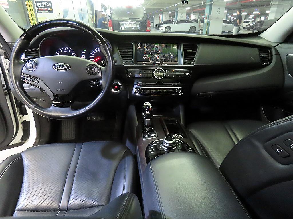KIA K9 - Vista 10